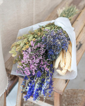 Dried flower bunches