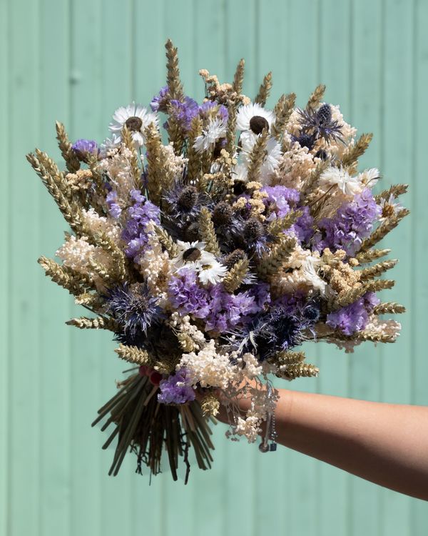Bouquet Bruma Mediterránea – Fleurs séchées blanches, mauves et bleutées Rosa Cadaqués