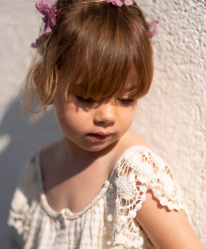 Alma-rose-enfant couronne de fleurs séchées rosa cadaques