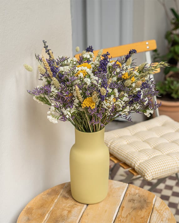 Bouquet de fleurs séchées jaune