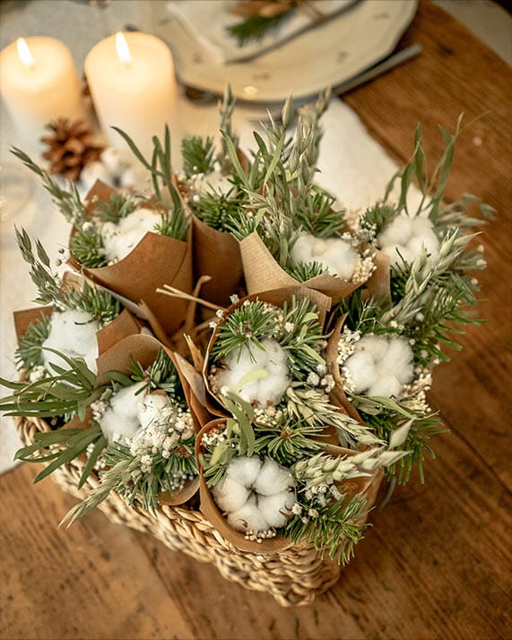 Mini guest bouquets