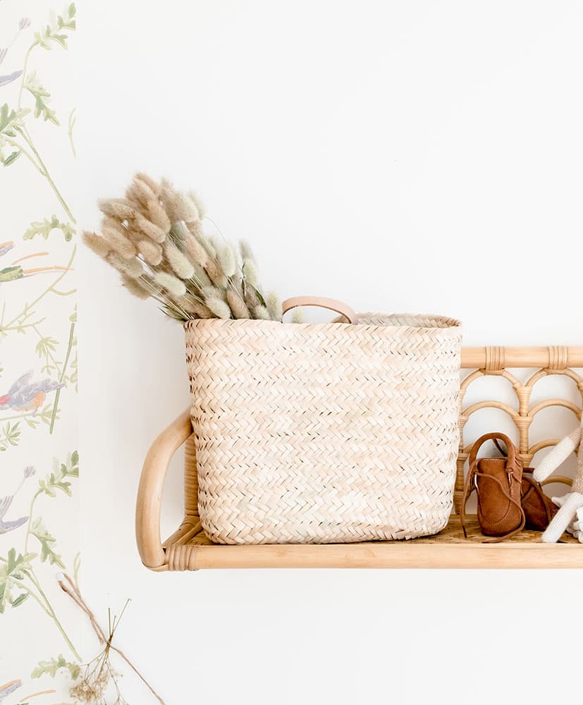 Rosa-Cadaques-fleurs-sechees-panier-naturel3 Panier en osier avec une botte de fleurs séchées naturelles, le lagurus