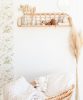 Rosa-Cadaques-fleurs-sechees-soliflore-naturel3 lot de 2 soliflores, un petit et un plus grand avec des compositions de fleurs séchées dans les tons naturels pour décorer une chambre d'enfant