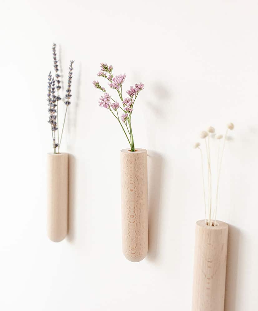 soliflores muraux de chez Rosa Cadaqués, votre boutique de fleurs séchées Soliflore mural en bois, accompagné de ses compositions