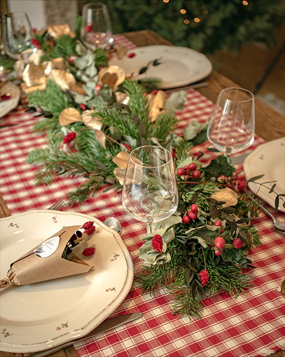 Chemin de table de Noël rouge