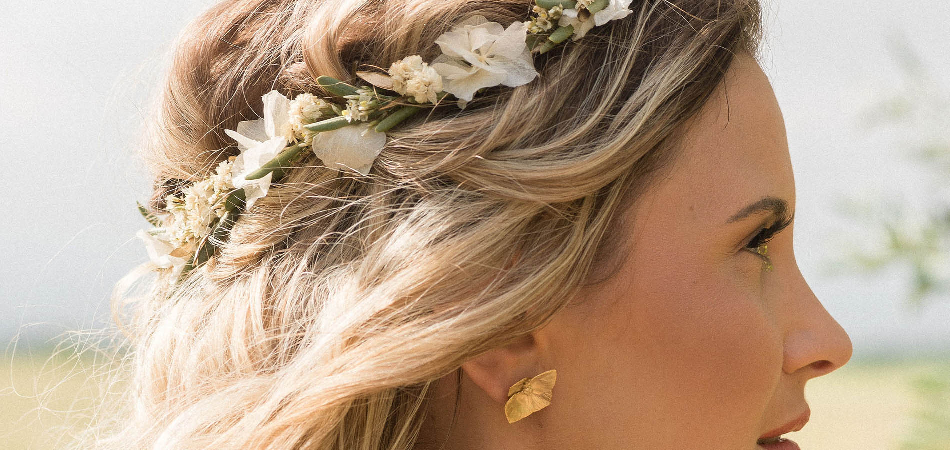 coiffure mariage fleurs séchées