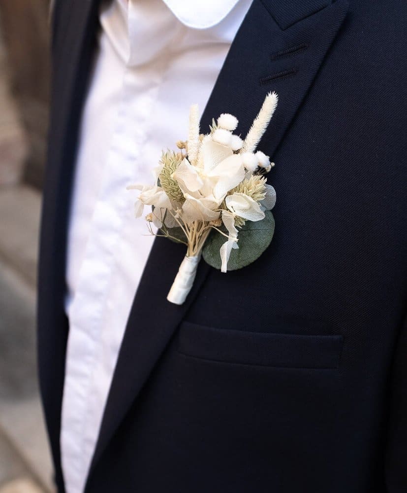 Blanca Buttonhole -