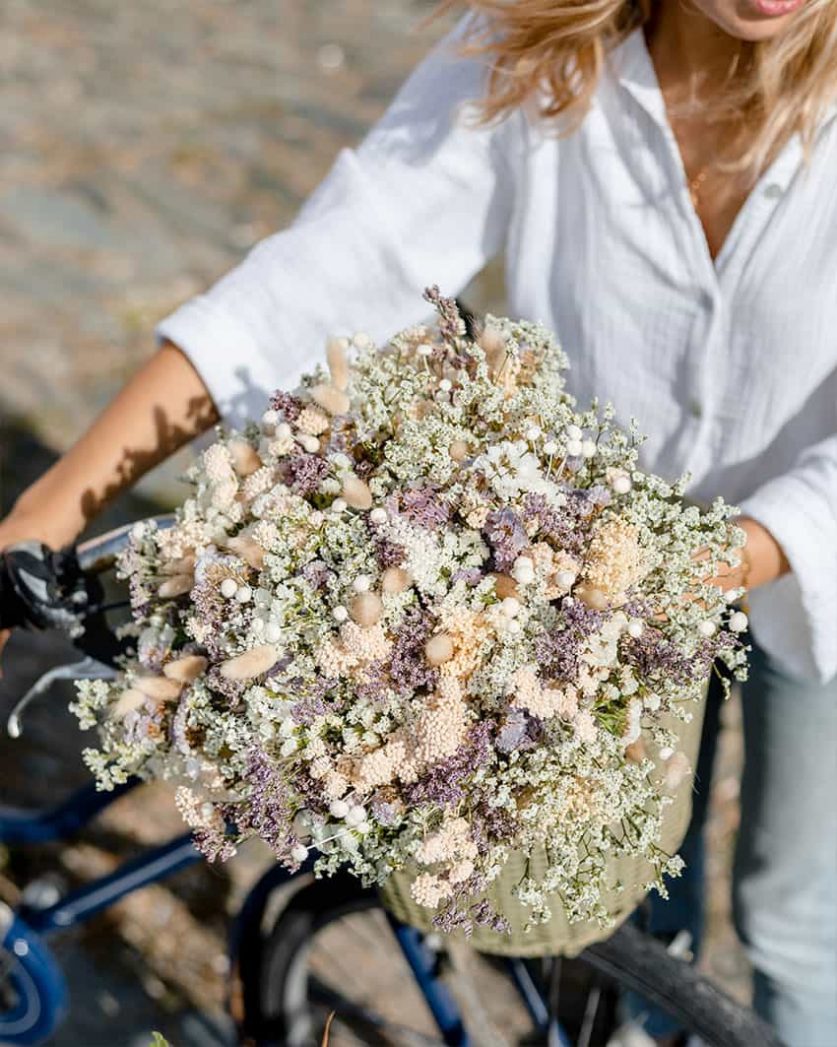 Bouquet de fleurs séchées Rosa Cadaqués blanc et parme Bouquet de fleurs séchées Calís blanc et parme